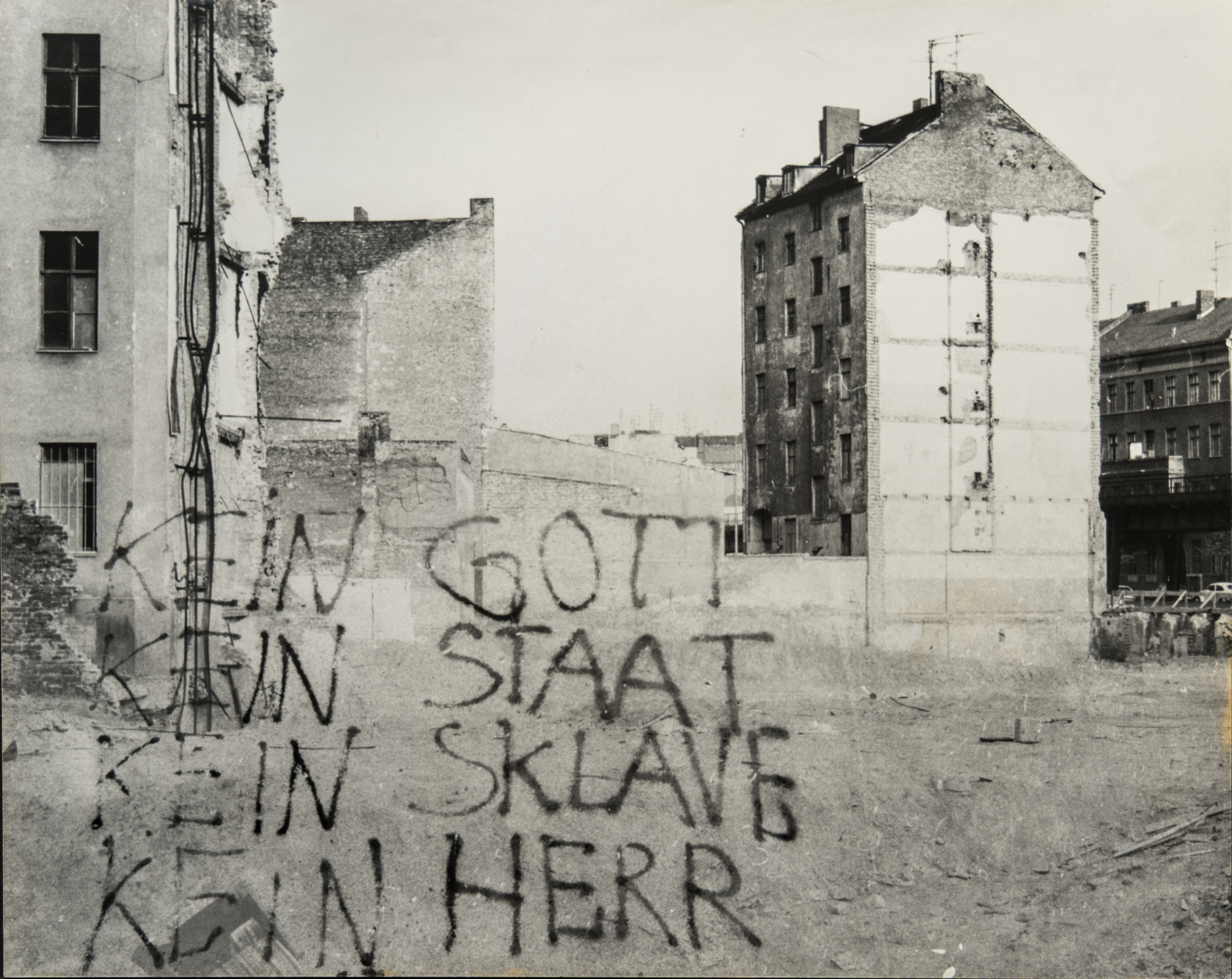 Ursula Reinke-Kein Gott kein Staat-analoge Fotografie-1982-24 x 30 cm